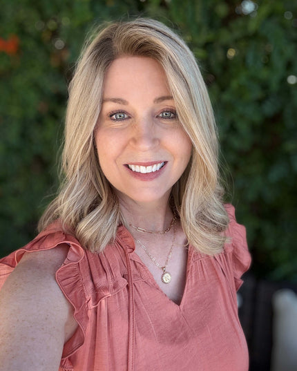 Raregen Dora 14” | Silk-Inserted Lace Top Wig-Ultra-light Blonde with Subtle Ash Root