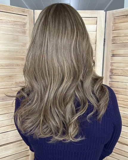 Raregen Calista 18” | Perruque à bonnet en dentelle avec inserts en soie - Blond cendré éclatant