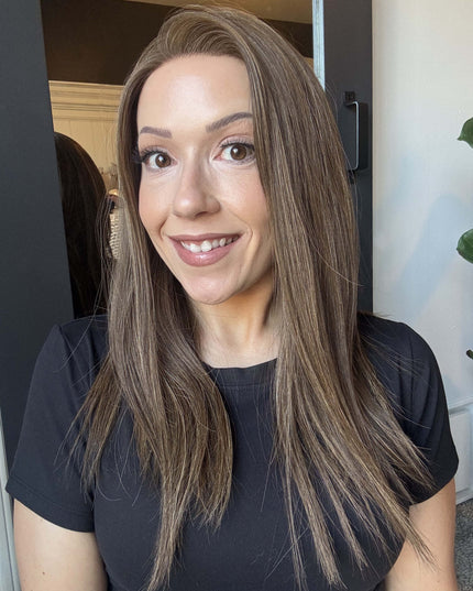 Raregen Amelia 18” | Perruque 100 % cheveux humains nouée à la main - Brun clair avec de subtils reflets dorés