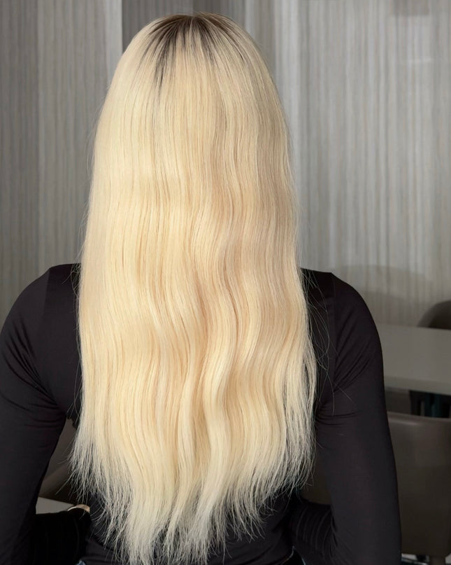 Ava | Perruque en cheveux humains Remy avec dessus en dentelle - Blond platine à racines foncées