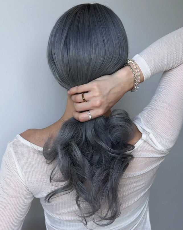 Berthe| Perruque de cheveux humains Remy - Nuances de gris argentés