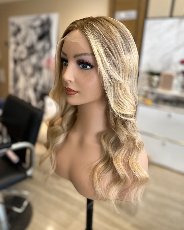 Cléo| Perruque de cheveux humains Remy - Nuance de blond ombré avec reflets